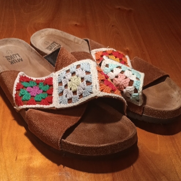Muk Luks Shoes - Muk Luks Brown and Red Bohemian Sandals Size 11
